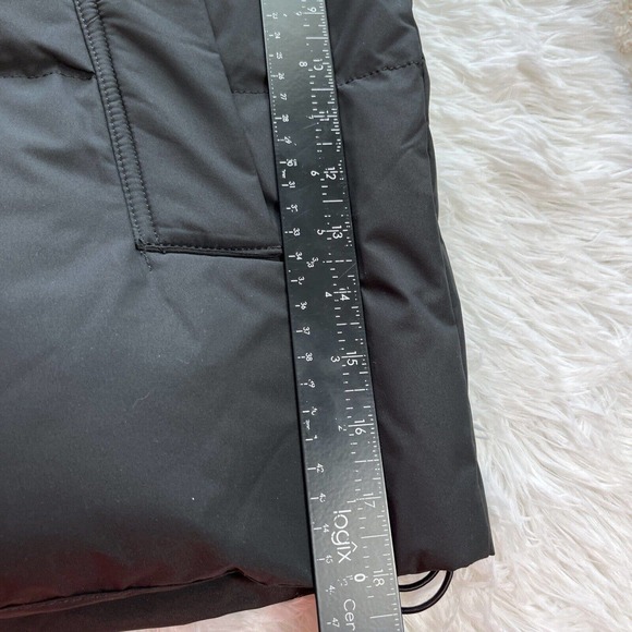 IGYWQ Mens Black Winter Down Jacket Ski Winter Warm Lightweight Packable Size XL - Picture 16 of 16